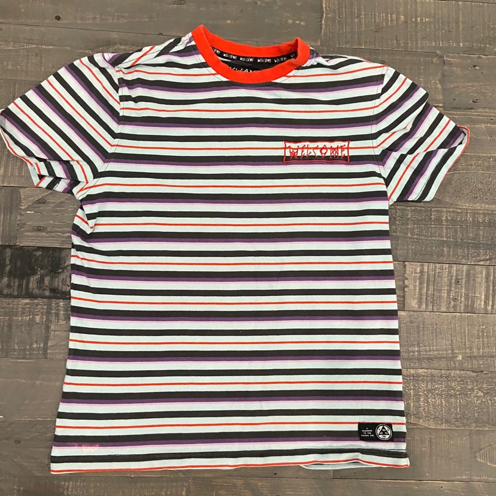 Welcome. Skate surf brand. Tee striped. Men small